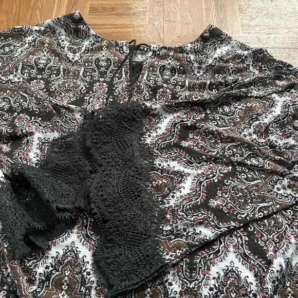 Catherine’s Top- 3X - Picture 2 of 7